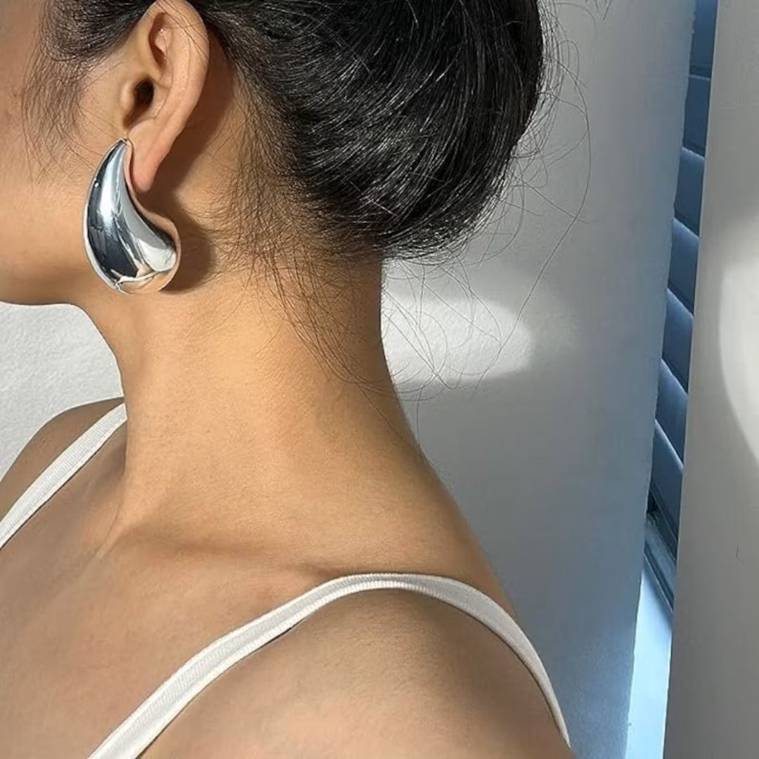 Pendientes Sandra en Oro con Forma de Gota