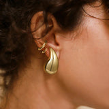 Pendientes Sandra en Oro con Forma de Gota